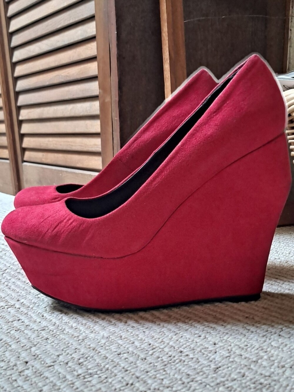 JUST FAB Red Suede Platform Wedges Suede High Heels Size 7